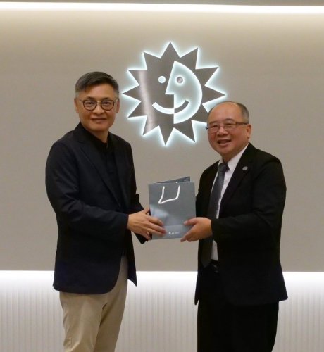 本系系友會由黃欽印理事長領隊參訪日月光集團